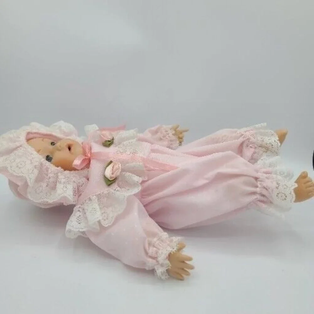 Unbranded porcelain doll